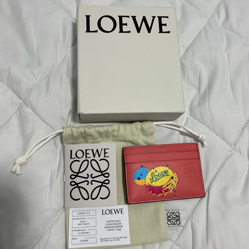 SOLD!! 👏 NWT 💯 Authentic Loewe Limited Edition Cardholder
